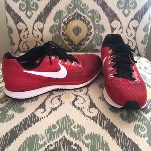 Nike women’s Air Zoom